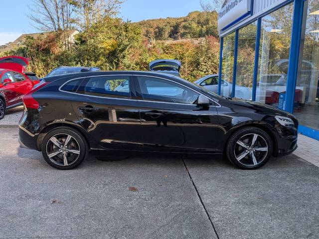 2018 Volvo V40 2.0 T2 [122] R DESIGN Nav Plus 5dr